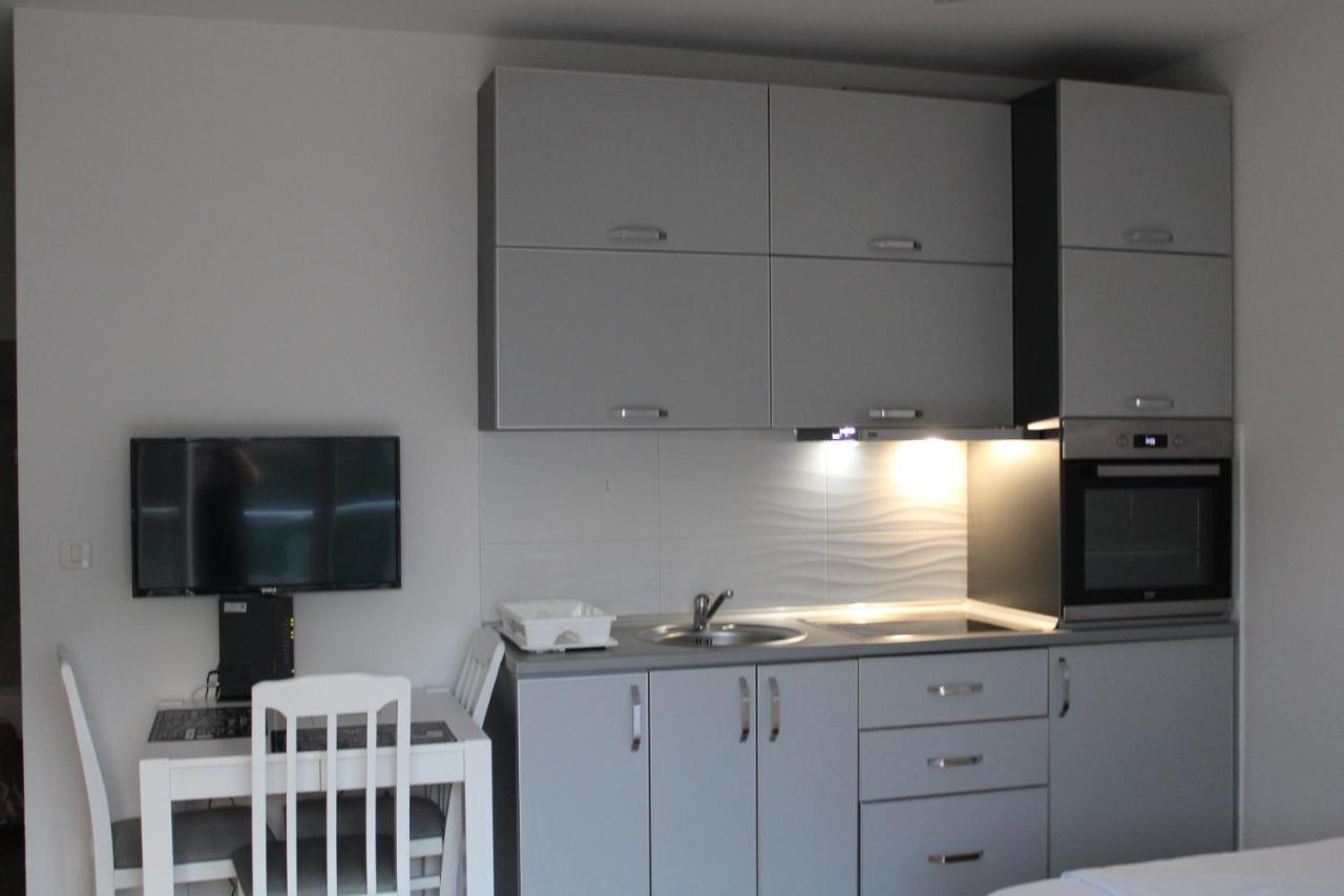 Delta Studio Apartman Podgorica Exterior foto